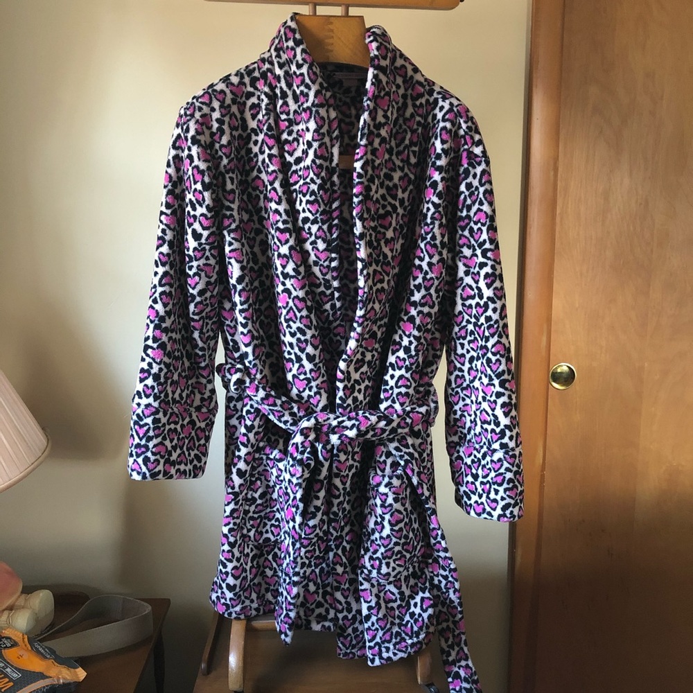 NWT Victoria’s Secret fleece robe